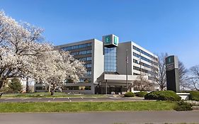 Embassy By Hilton Kansas City Overland Park