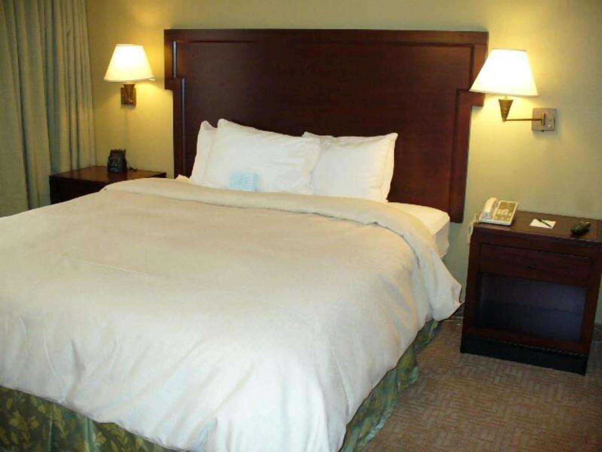 Embassy Suites By Hilton Kansas City Overland Park Extérieur photo