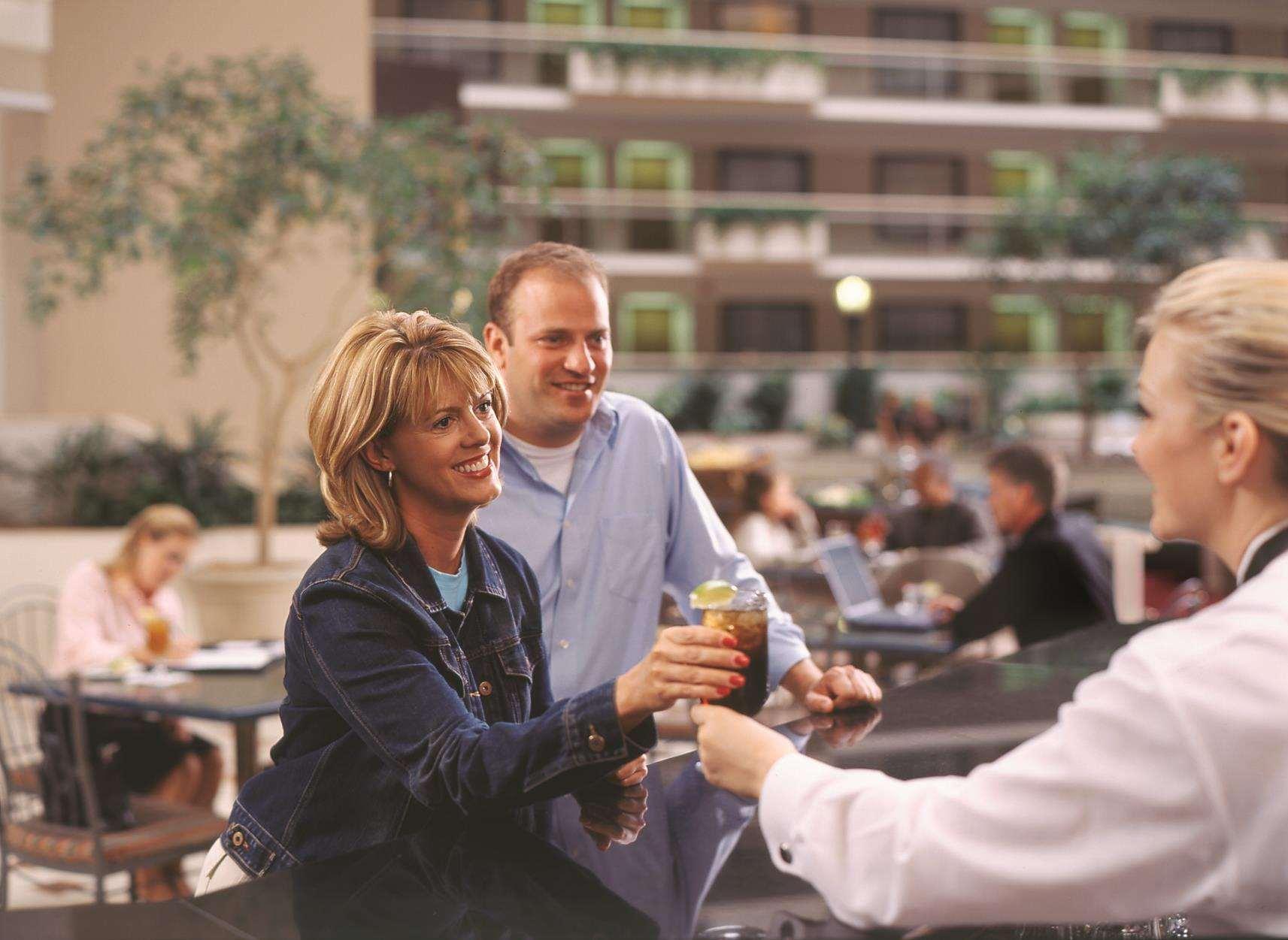 Embassy Suites By Hilton Kansas City Overland Park Extérieur photo
