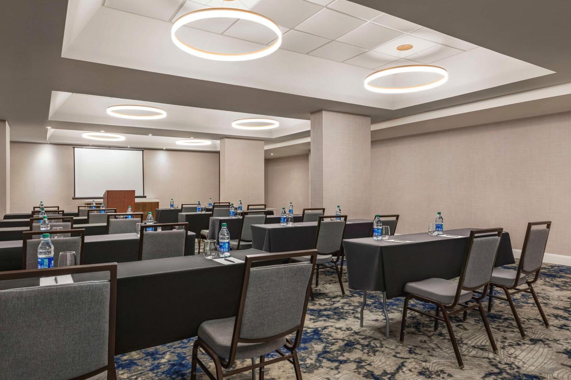 Embassy Suites By Hilton Kansas City Overland Park Extérieur photo