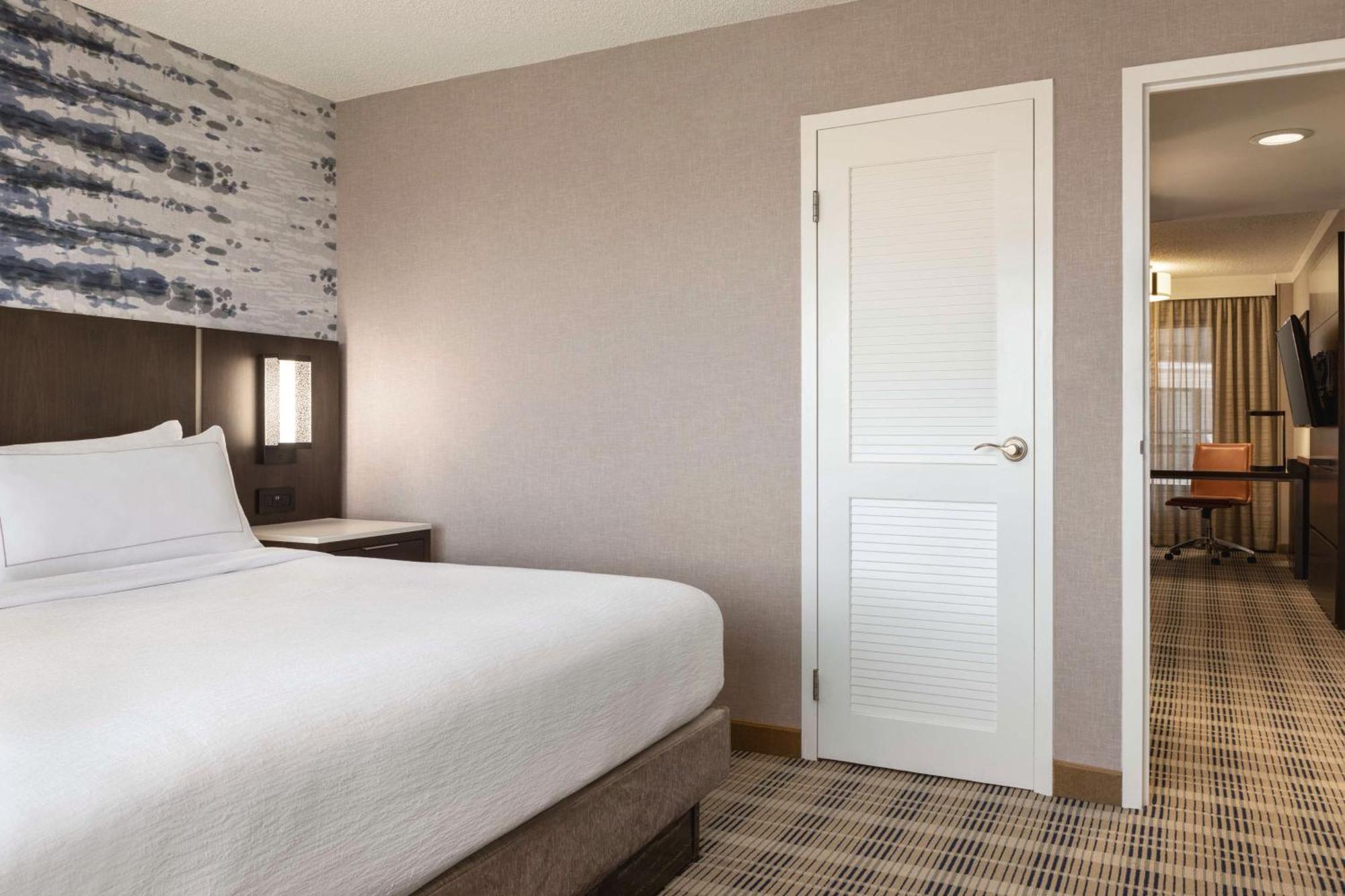 Embassy Suites By Hilton Kansas City Overland Park Extérieur photo