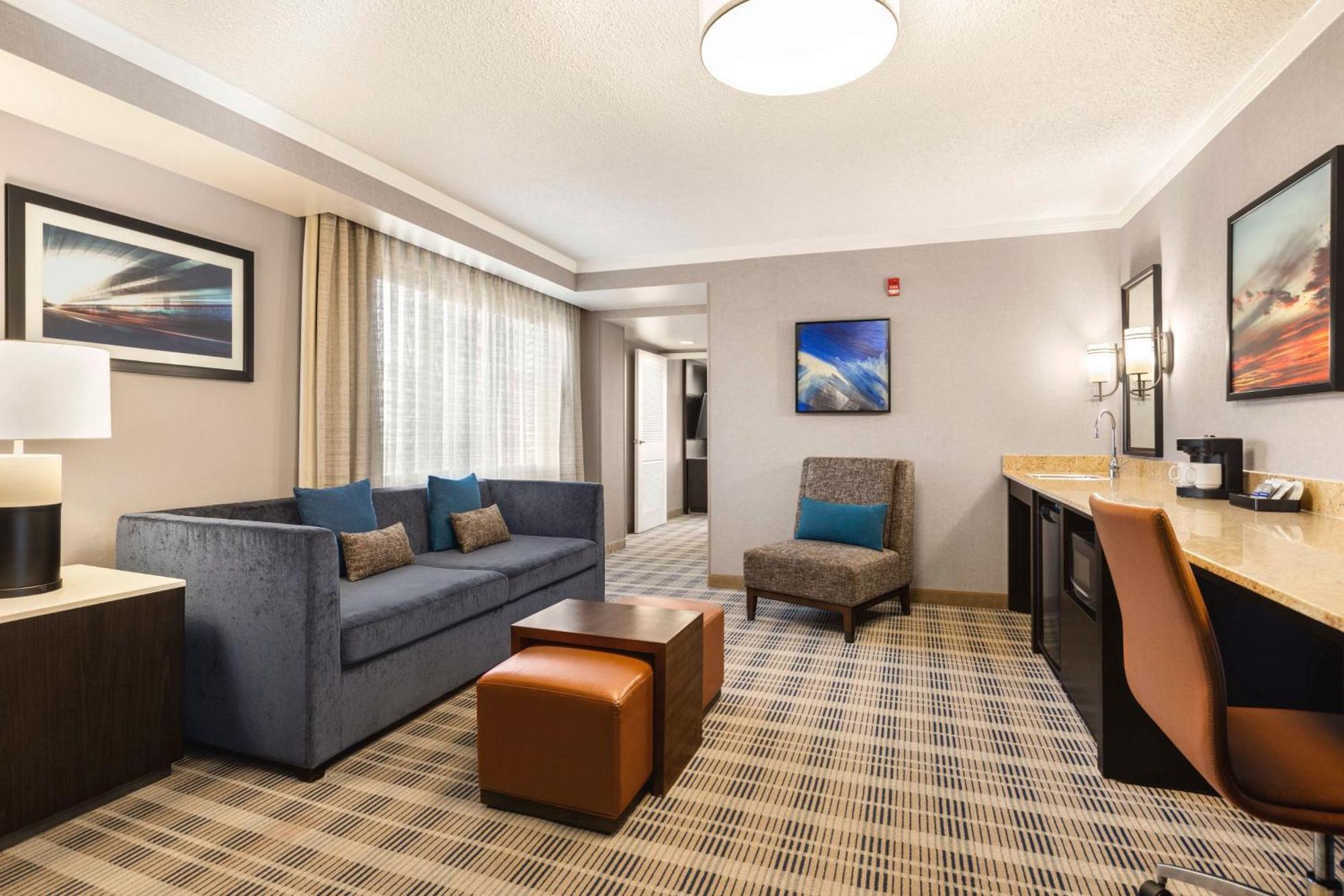 Embassy Suites By Hilton Kansas City Overland Park Extérieur photo