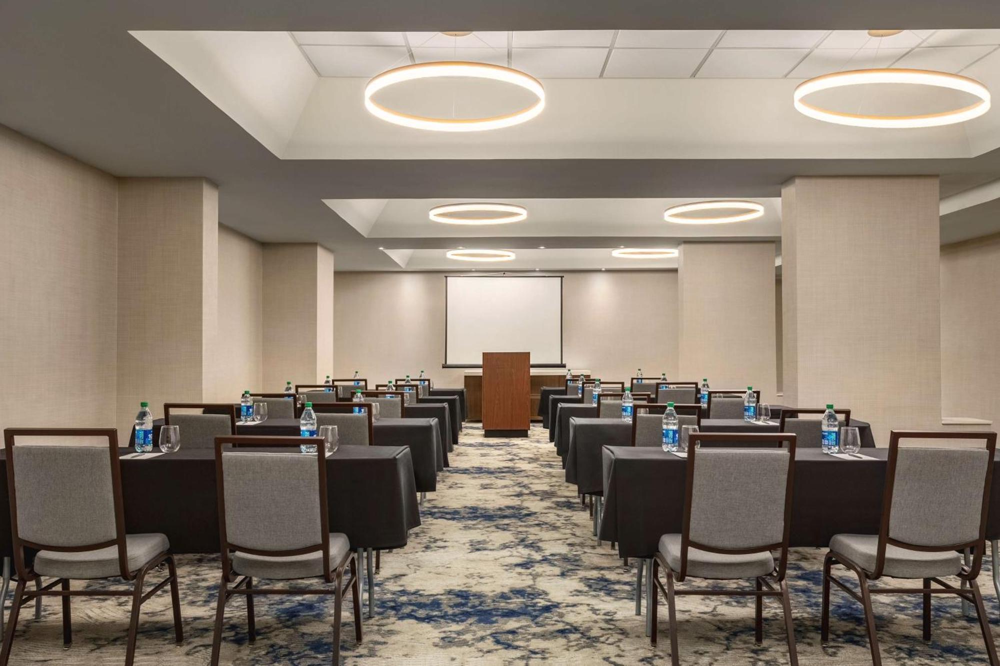 Embassy Suites By Hilton Kansas City Overland Park Extérieur photo
